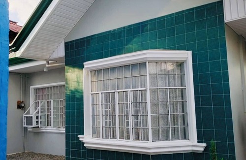 Urdaneta City Maison | Ella's Home Urdaneta City- 3 rooms, 2 bath, max 8 guests- Cold AC, Free Wi-Fi
