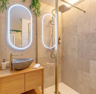 Evreux Appartement | Ellendor - Spa privatif haut de gamme, luxe, ciel étoilé & expérience Seigneur des Anneaux
