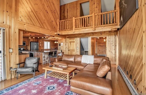 Farmersville Station Cabine | Ellicottville Cabin w/hot tub, stocked pond & 150+ acres of land to explore!