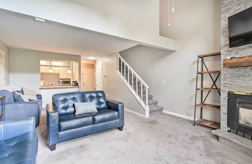 Ellicottville Appartement | Ellicottville Townhome ~ Half Mi to Slopes!