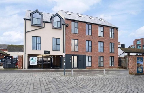 Gloucester Appartement | Elliot Oliver - Loft Style 2 Bedroom Apartment With Parking In The Docks