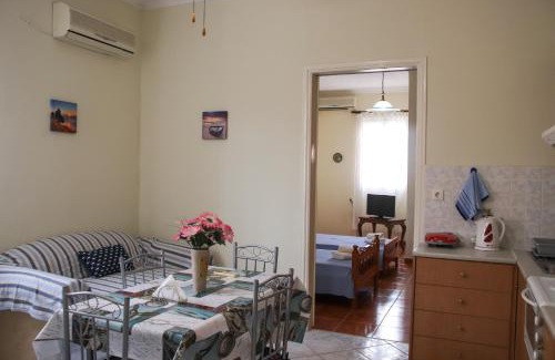 Lixouri Maison | Ellis Apartments