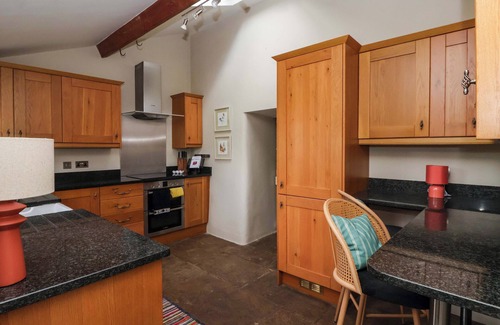 Airton Maison | ELLIS HOUSE, family friendly, character holiday cottage in Airton