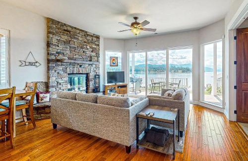 East Hope Maison | Ellisport Bay House (Main Home)