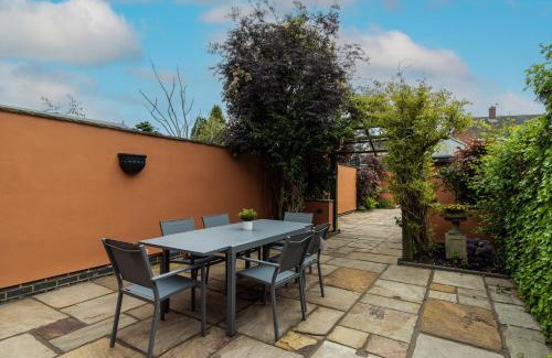 Coalville Maison | Ellistown Retreat