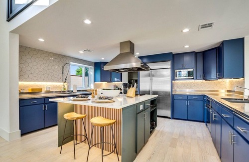 Old East Dallas Maison | Ellum House · Modern Oasis in Deep Ellum–Spacious Home Sleeps 14