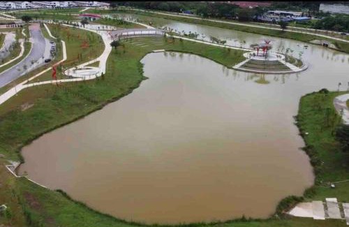 Sungai Buloh Maison | Elmina near Denai Alam, Saujana Utama with Wi-Fi & Netflix
