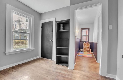 North Buffalo Appartement | Elmwood Village Victorian Delight for All!