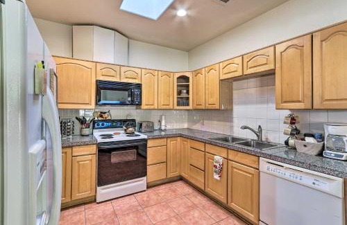 Eleven Mile Corner Appartement | Eloy Desert Oasis with Courtyard and Pool Access!