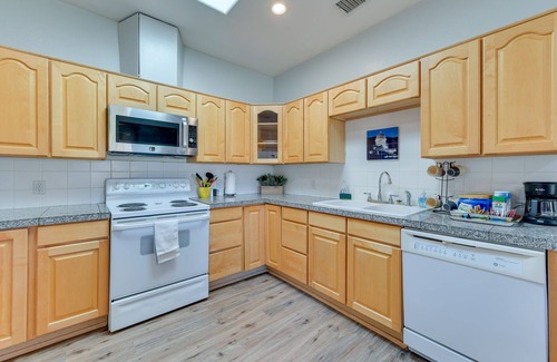 Eleven Mile Corner Appartement | Eloy Vacation Rental w/ Community Pool & Courtyard