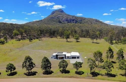 Moogerah Maison | Elysium Fields Moogerah