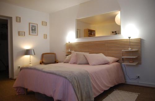 Montjean Appartement | Ema Cottage