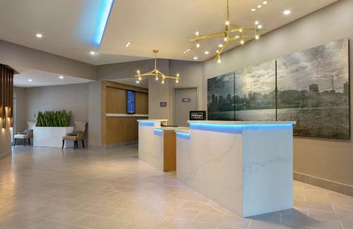Pointe Claire Hôtel | Embassy Suites By Hilton Montreal Airport