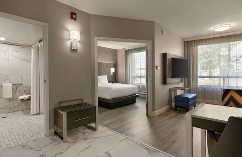 Pointe Claire Hôtel | Embassy Suites by Hilton Montreal Airport