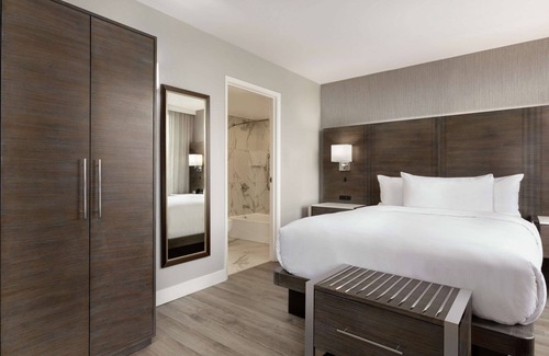Pointe Claire Hôtel | Embassy Suites by Hilton Montreal Airport