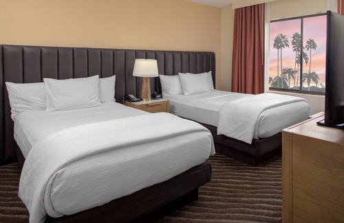 Paradise Valley Village Hôtel | Embassy Suites by Hilton Phoenix Scottsdale
