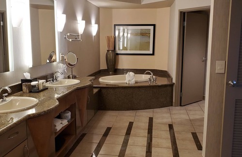 Paradise Valley Village Hôtel | Embassy Suites by Hilton Phoenix Scottsdale