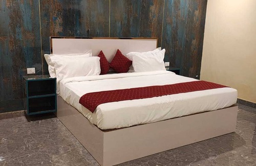 Sector 62 Autre | Embrace Nature: Your Tranquil Farm Stay Awaits!