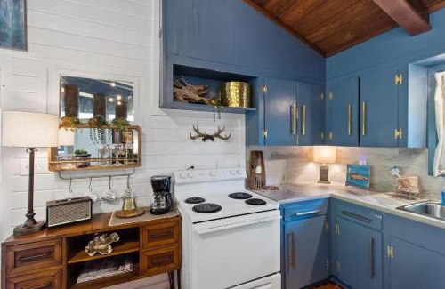 Shreveport Maison | Emerald Cove Cabin- Lake Front With Kayaks!