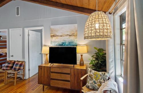 Shreveport Maison | Emerald Cove Cabin- Lake Front With Kayaks!