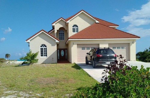 Bottle Creek Maison | Emerald Estate - Luxueuse villa en bord de mer isolée Whitby