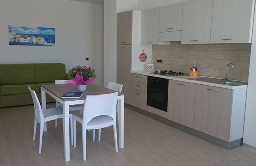 Calasetta Appartement | A 260 mètres de la plage, nouvel appartement avec véranda donnant sur la mer et les services (IUN P7111)
