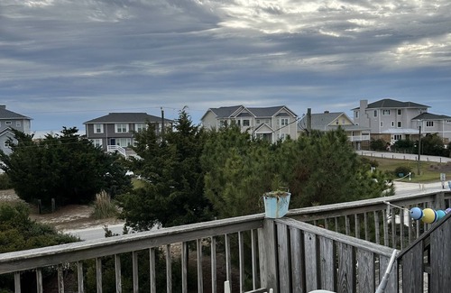 The Point Copropriété | Emerald Isle "The Point Rental". 3 bedroom 2 bath. Ocean view.