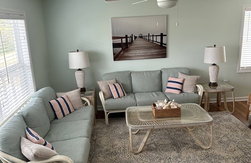 The Point Copropriété | Emerald Isle "The Point Rental". 3 bedroom 2 bath. Ocean view.
