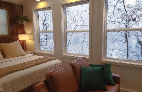 Elroy Maison | Emerald Little Lodge