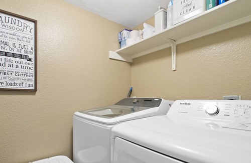 Austin Maison | Emerald Oasis|3BR|2.5BA| Free parking up to 4 cars