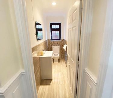 Emerson Park Maison | Emerson Park Mansion