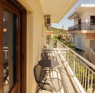 Ouranoupoli Appartement | Emmeleia Accommodation by Maria Riga