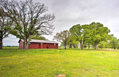 Emory Cottage | Emory Escape w/ Pond Access < 13 Mi to Lake!