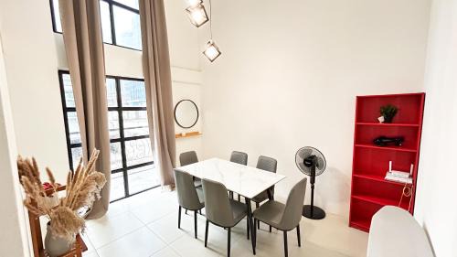 Petaling Jaya Appartement | Empire City PJ Colonial Suites by Manhattan Group