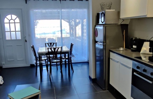 Macinaggio Appartement | F2 à 30 m dela plage et départ du sentier des douaniers vue sur marina