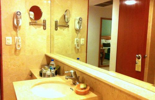 Costera Acapulco Hôtel | Emporio Acapulco