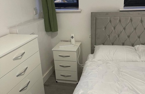 Becontree Maison | En-Suite Cozy Double Bedroom
