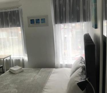 Plumstead Maison | En Suite Double Room 2