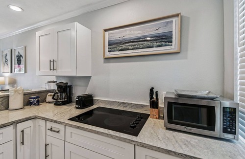 Bay Esplanade Appartement | Enchanted Inn Suite #3 w/ View of the Intra-costal water-way Pool, Fishing Dock,