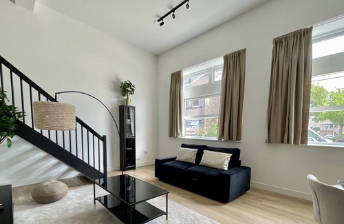 De Bilt Appartement | Enchanting 2 Bed Serviced Apartment 96m2 -ESS38E-
