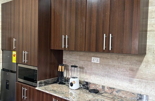 Nungua Appartement | Enchanting 2-bedroom apartment with AC in Tema Comm 12 Annex