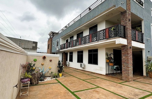 Nungua Appartement | Enchanting 2-bedroom apartment with AC in Tema Comm 12 Annex