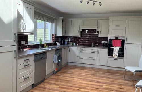 Clane Maison | Enchanting 3-bedroom bungalow in Clane