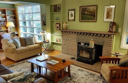 Bairdford Maison | Enchanting 3-BR country home surrounded by nature