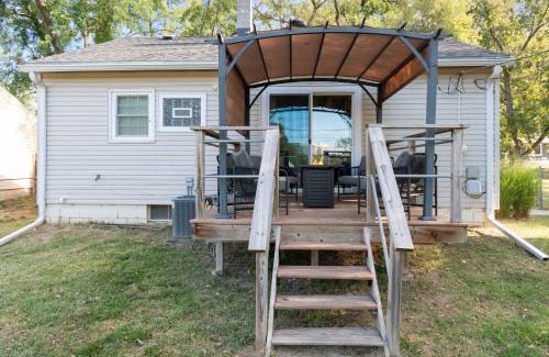 Omaha Maison | Enchanting 3BR Cottage Close to Downtown