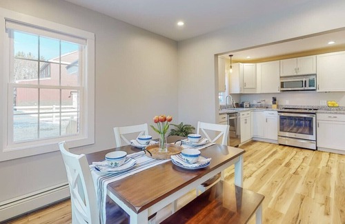 Gorham Maison | Enchanting 3BR Farmhouse Retreat Nature Getaway