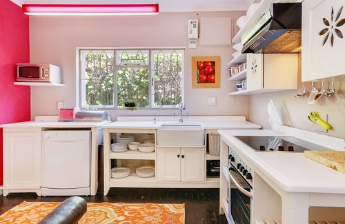 Camps Bay Maison | Cottage historique, conçu par des professionnels, à seulement 2 minutes à pied de la plage