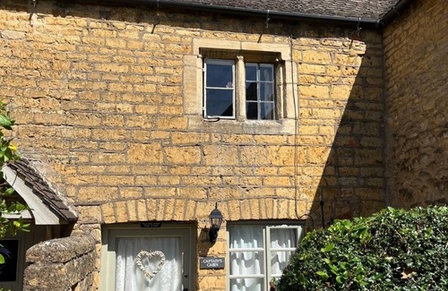 Bourton Cottage | Enchanteur Classé Grade II, poêle à bois, propre parking, centre ville mais endroit isolé