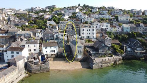 Polruan Maison | Enchanting Harbourside Cottage with Panoramic Views
