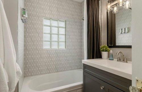 Cherry Street Maison | Enchanting Home at TU & Cherry Street